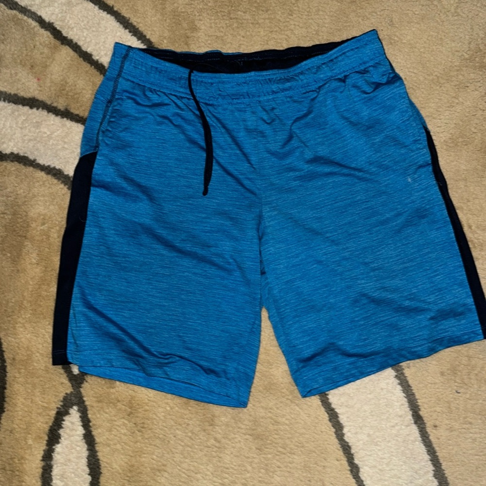 8 shorts Men’s size Medium